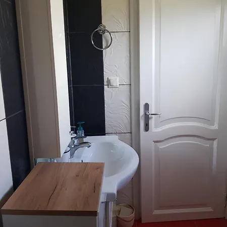 Alex House Apartament Kouramaditika