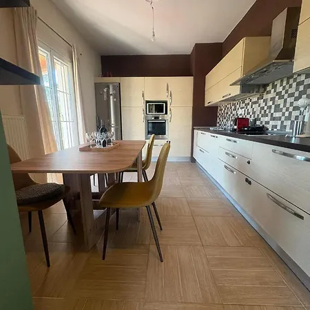 شقة Alex House Kouramaditika