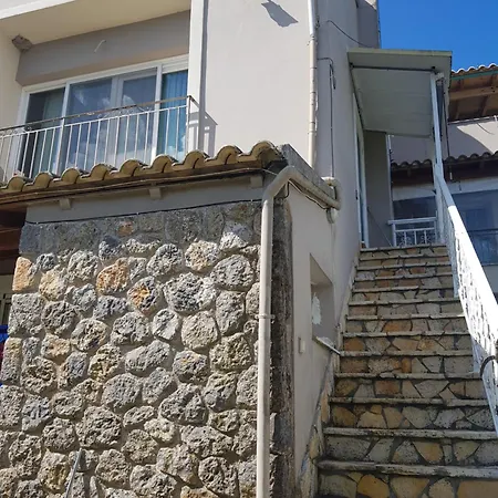 Apartament Alex House Kouramaditika