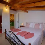 Alex House * Kouramaditika
