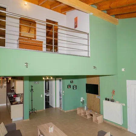 Alex House Lejlighed Kouramaditika